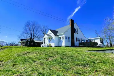 Image de Inxon Mammoth Cave Bungalow Sleeps 16