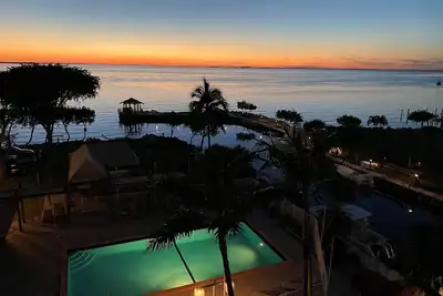 Image de Bayfront Penthouse Unit w/ Amazing Sunset Views - paradise for only 6, 500/month
