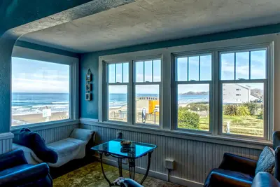 Image de Perched at the gateway to Nye Beach, enjoy the beauty of the Pacific!