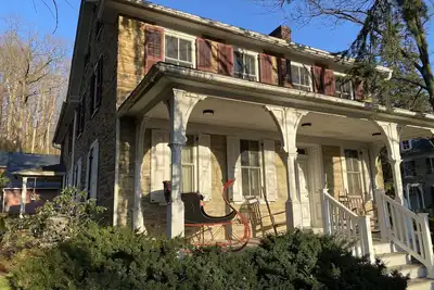 Image de Lovely Historic Home in Strasburg with 5 Bedrooms & Huge 3rd Floor Suite