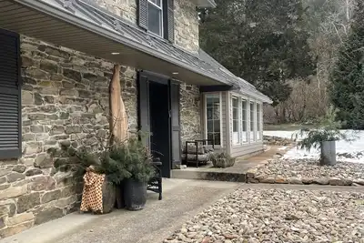 Image de Historic inn completely renovated. Stylish and cozy.