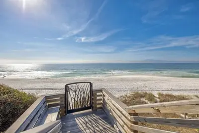 Image de 30a Gulf Side-60 Steps To Private Beach-7 Palms-Gated Community-Camp Creek Lake