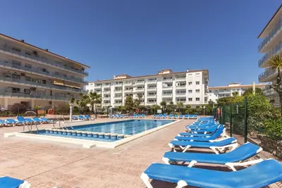 Image de Agréable appartement pour 4 personnes avec Wifi, piscine, Tv et terrasse
