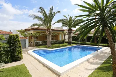 Image de Magnifique maison de vacances privée avec piscine privée, Wifi, Tv, patio, animaux admis, parking