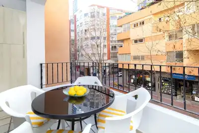 Bel appartement pour 4 personnes avec Wifi, climatisation, piscine, Tv et terrasse