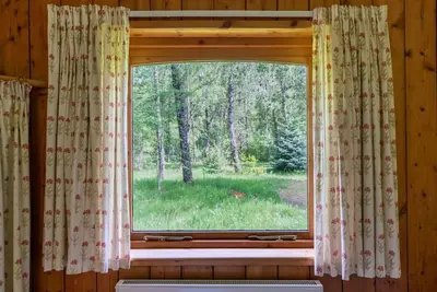 Image de Magnifique maison de vacances privée avec Wifi, bain à remous, Tv, animaux admis et parking
