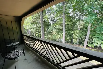 Image de Lovely condo with water & golf course view