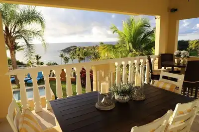 Image de Luxury Home, Spectacular Ocean Views, Sensational Decor w\/ Generator (53)