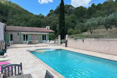 Image de Maison de campagne en pierre au calme absolu! Piscine privée