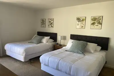 Image de Large peaceful townhome, backs to open green space, short drive to theme parks!