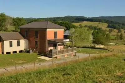 Image de Luxury Farmhouse w/5 Star Amenities near Vt and Ru