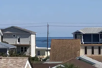 Image de Beach View and beach living Walk to best beach access on Kure Beach.