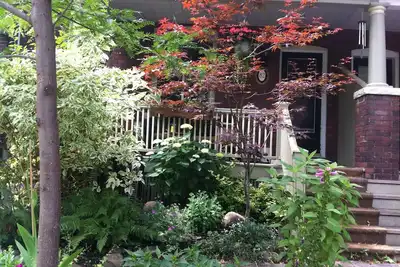 Image de Earl Grey Gardens! Newly renovated near Greektown and The Beach