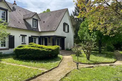 Image de Maison de famille, son parc et ses ruisseaux, sur la route des Châteaux