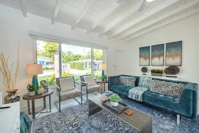 Image de Designer Pool Home! Bnr Vacation Rentals