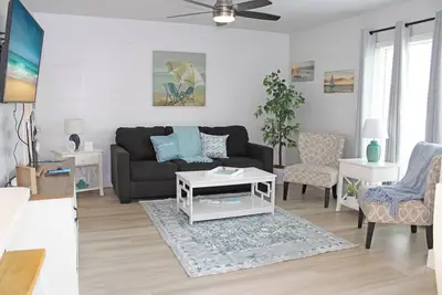 Image de Sandpiper Cove 4102 Canal front Beach Services
