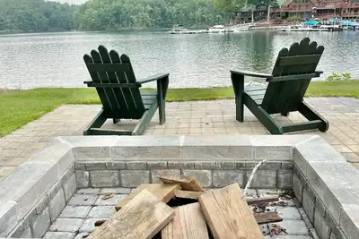 Image de Lakefront Cabin on Keowee with Private Dock
