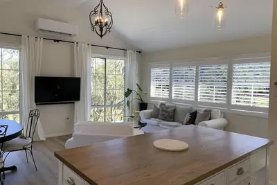 Image de Josephine’s Cottage, romantic couples getaway & your pets welcome!