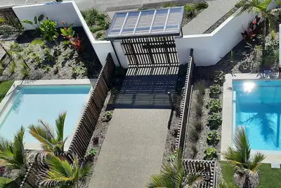 Image de Sun, sea and sand. Brand new Ocean View apartment!