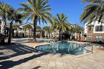 Image de New Town Center*2br2ba*Pool*Gym*