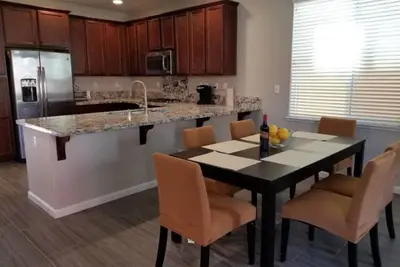 Image de Sparkling 3-br house near Kaiser and Sutter Roseville