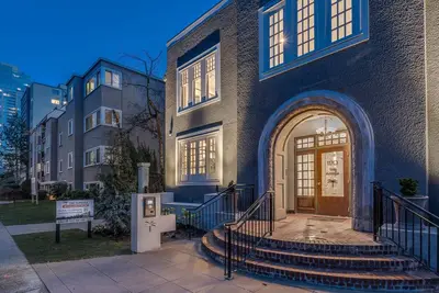 Image de 1170 Barclay St - Brand new Studio with Balcony