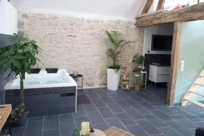 Image de Maison avec jacuzzi privatif, cocooning, zen.