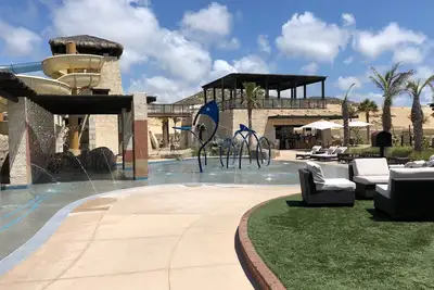 Image de Rare -Sold out 4 bedroom rooftop suite with private pool and spa