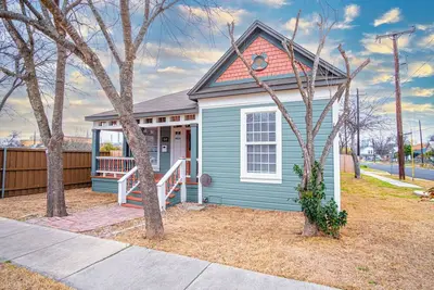 Image de Beautiful Craftmans  4br/2. 5ba Home Near Downtown