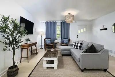 Image de Newly Renovated Cozy 4 Bedroom with King Bed l 10 min from Brave Stadium