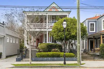 Image de Entire 4 Bedroom Historic Charleston House