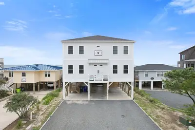 Image de \"N to the C\" - Oceanfront Home with Private Pool, 5 Bedrooms / 5. 5 Bathrooms