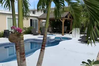 Image de Gorgeous 3/2 Sfh Brand-new pool & spa, 30ft dockage