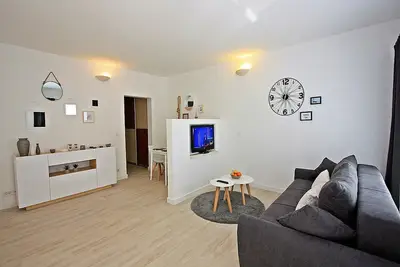 Image de Apartments Tomy - One Bedroom Apartment with Balcony and Sea view