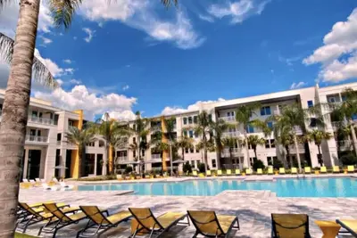 Image de Poolside Oasis for All with Endless Amenities
