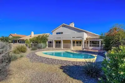 Image de Pristine Pool, spacious home, crisp Ac, numerous attractions & activities