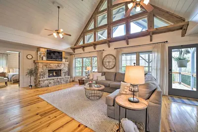 Image de Deck + Fire Pits: Lake Toxaway Getaway!