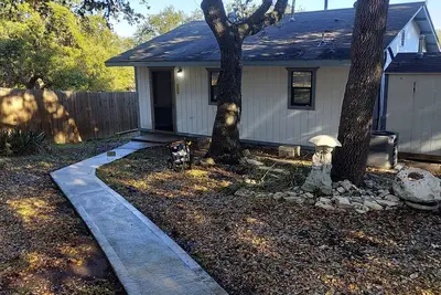 Image de Hill Country Cottage 4 minutes from boat ramp