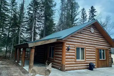Quaint cabin in the woods