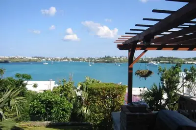 Image de Quiet Apartment with wonderful harbour views and pool