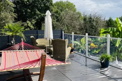 Image de maison grande capacité avec piscine chauffée