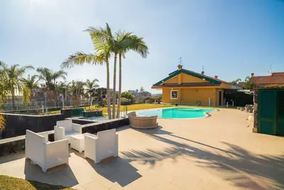 Image de Appartement 'Villa Paradiso' avec vue sur la mer, piscine et Wi-Fi