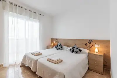 Image de Appartement 'Isabela' près de la plage avec piscine partagée et Wi-Fi