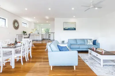 Image de 7 Cromarty Road water views and boat parking available in the driveway
