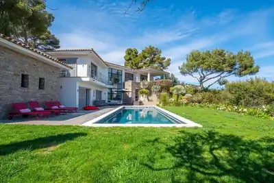 Image de Magnifique villa avec vue imprenable sur la mer et les vignes, un petit paradis