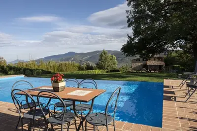 Villa with private pool in beautiful surroundings in the Marche!