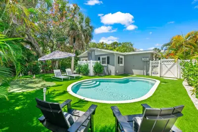 Image de The Cottage on Pine - Charming Pine Ave Cottage w/ Heated Pool in Heart of Ami