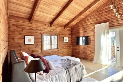 Image de Log Cabin near Brevard with lakes, golf, private hiking and super fast wifi