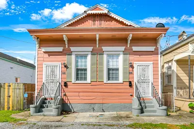 Image de Spacious, Vibrant Home Near French Quarter Perfect for Nola Getaway!