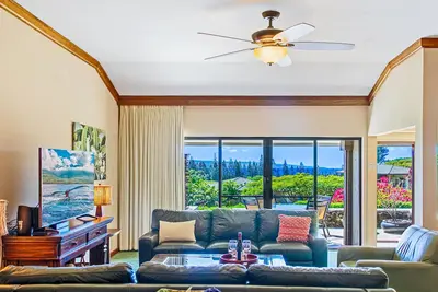 Warm Tropical Infusion ~ Affordable, Spacious, Comfortable for up to 6 ~ Platinum Maui Vacations